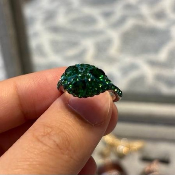 BRAND NEW - Swarovski ring - Picture 4 of 9